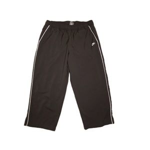 Nike Women's Fit Dry Capris Size L